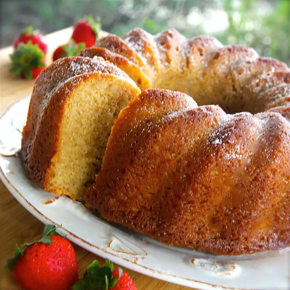 How Do You Make Moscato Pound Cake?