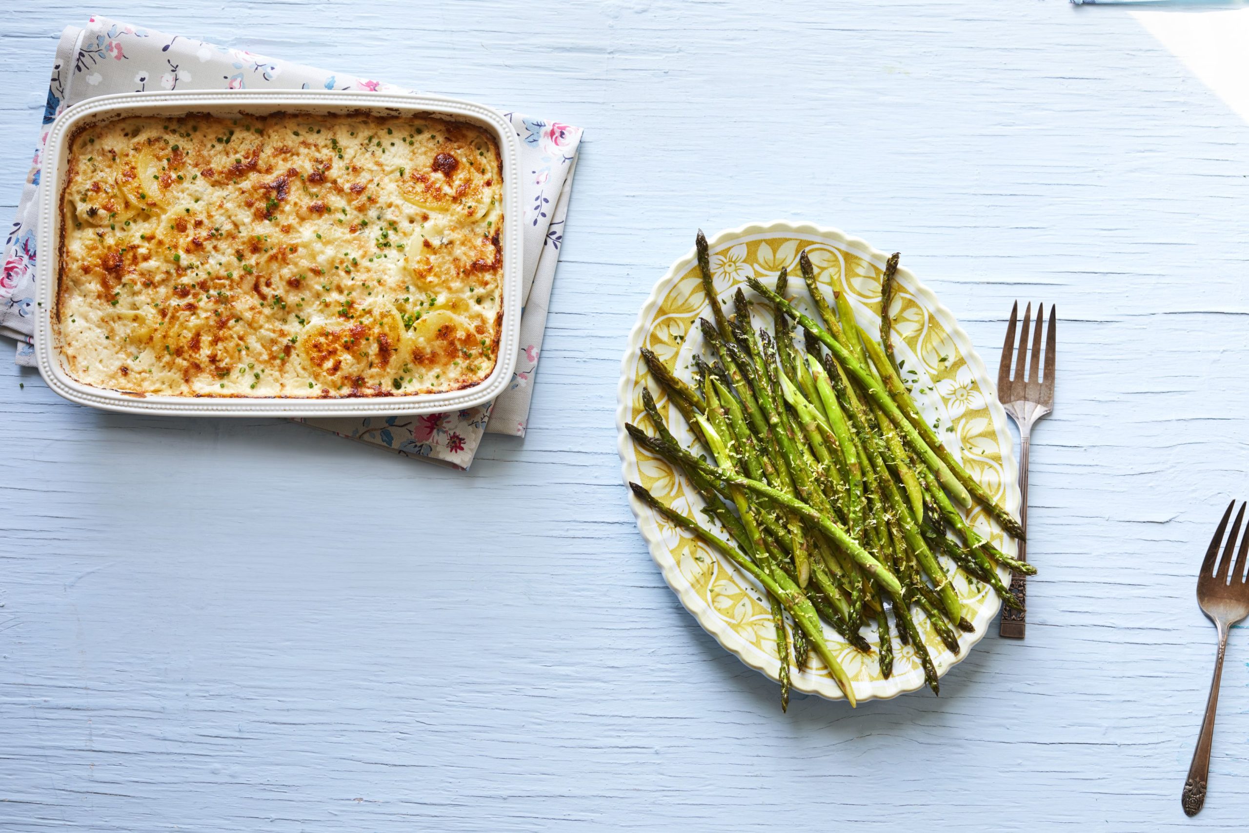 Creamy potatoes casserole with chives