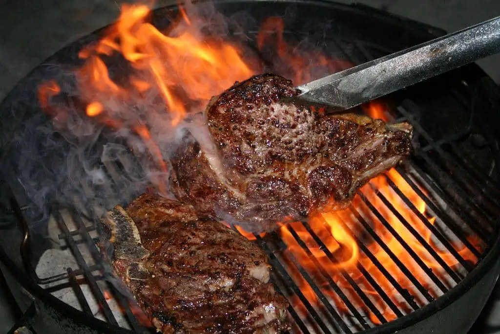 How Long to Grill Steak (The Complete Guide)